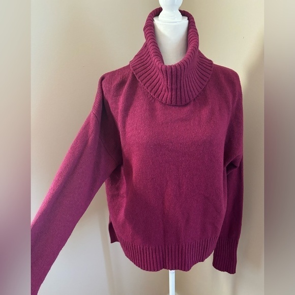 Anthropologie Magenta Italian Wool Polyamide Blend Oversized Turtleneck Sweater - Picture 4 of 9